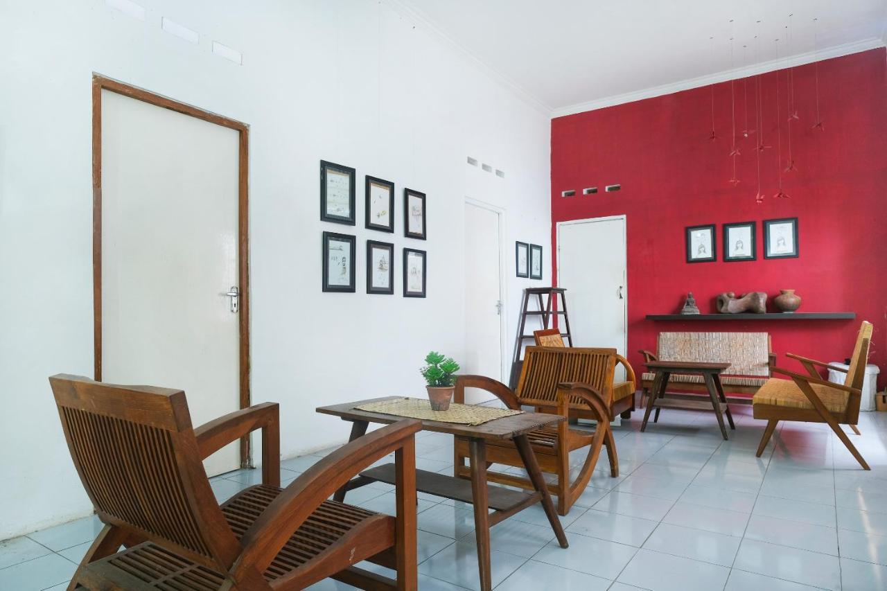 Hotel Oyo 287 Rumah Eyang Near Rsud Kota Yogyakarta Exteriér fotografie
