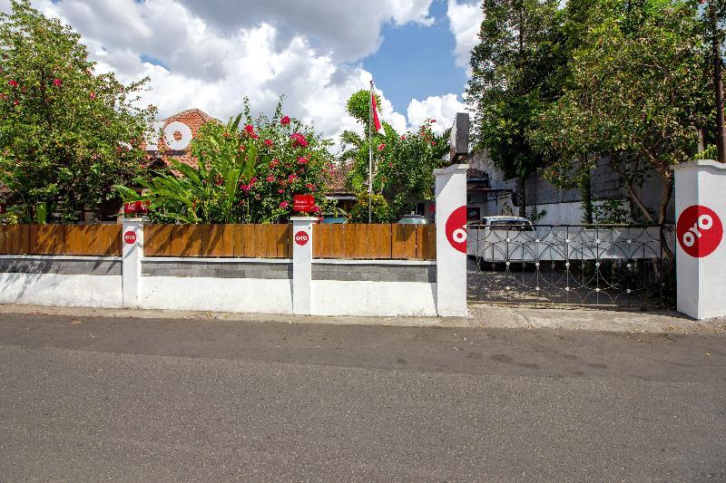 Hotel Oyo 287 Rumah Eyang Near Rsud Kota Yogyakarta Exteriér fotografie